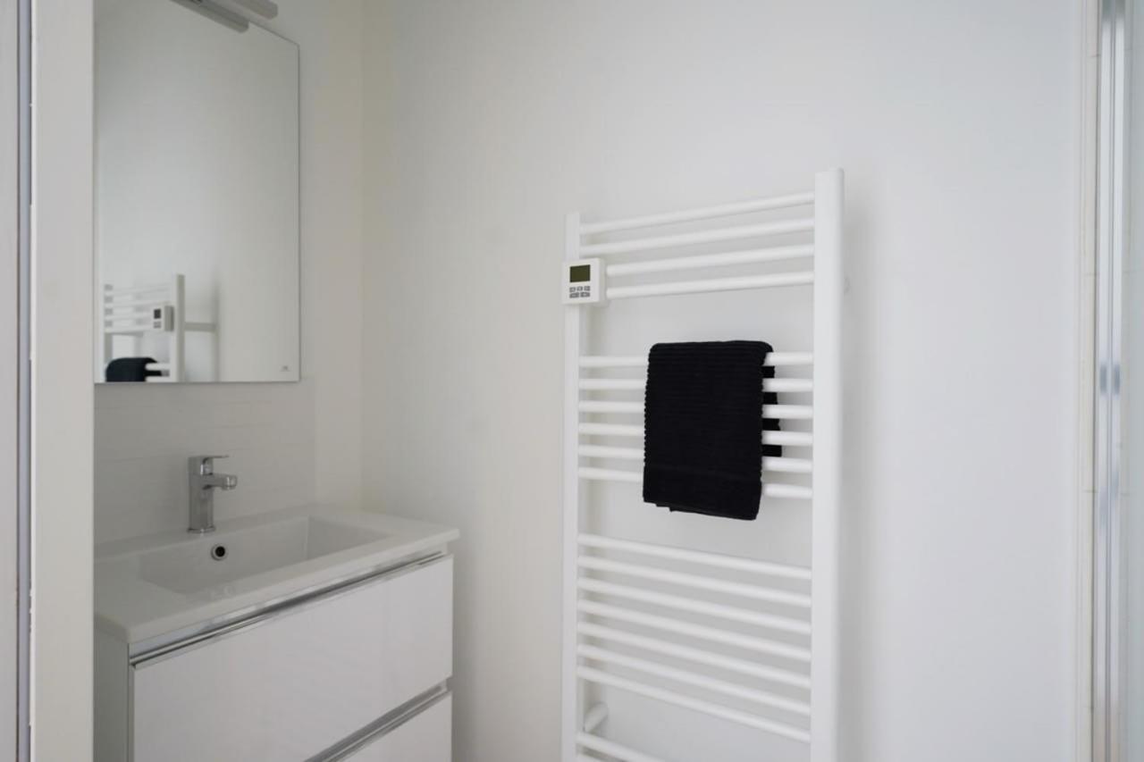 Centre Les Sables - Jet D'Eau - T2 Sauveterre Apartman Kültér fotó
